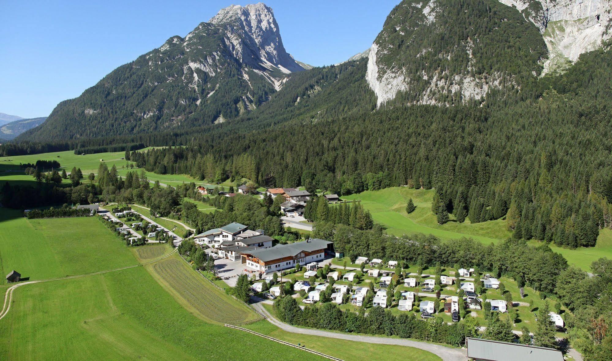 Отель Europarcs Leutasch-Seefeld Экстерьер фото