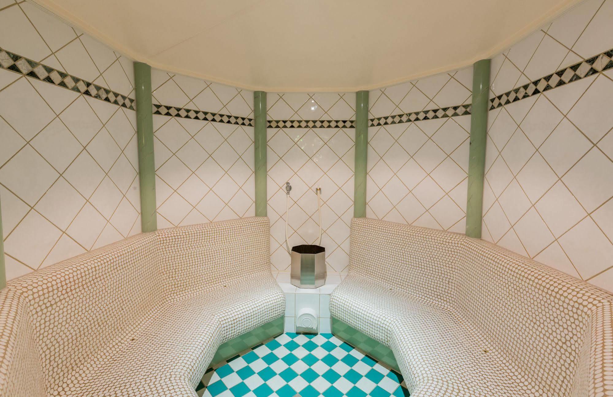 Отель Europarcs Leutasch-Seefeld Экстерьер фото